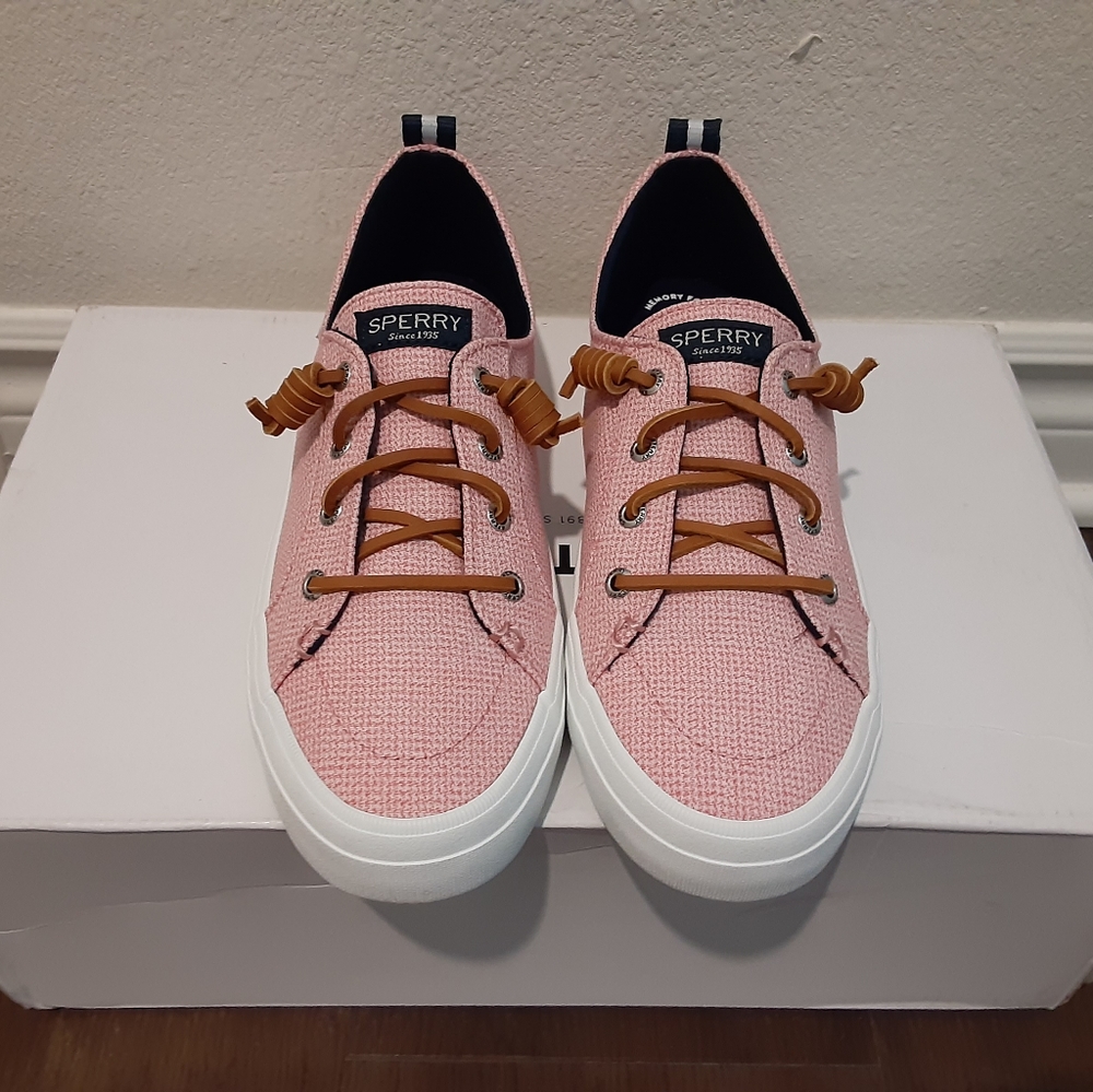 Sperry - Picture 2 of 4